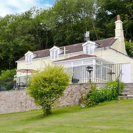 Thornhill Villa Whitchurch  Exteriör bild