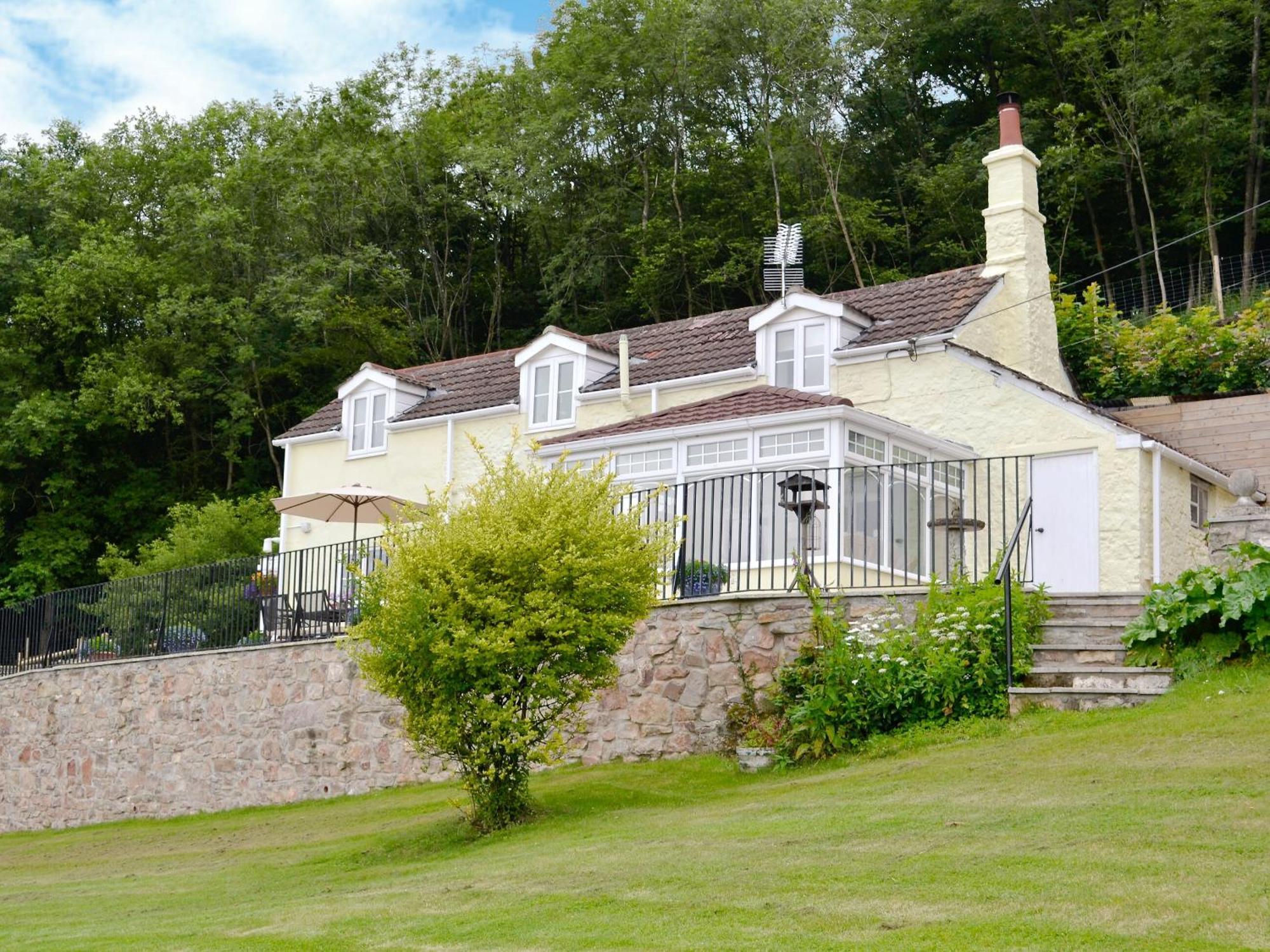 Thornhill Villa Whitchurch  Exteriör bild