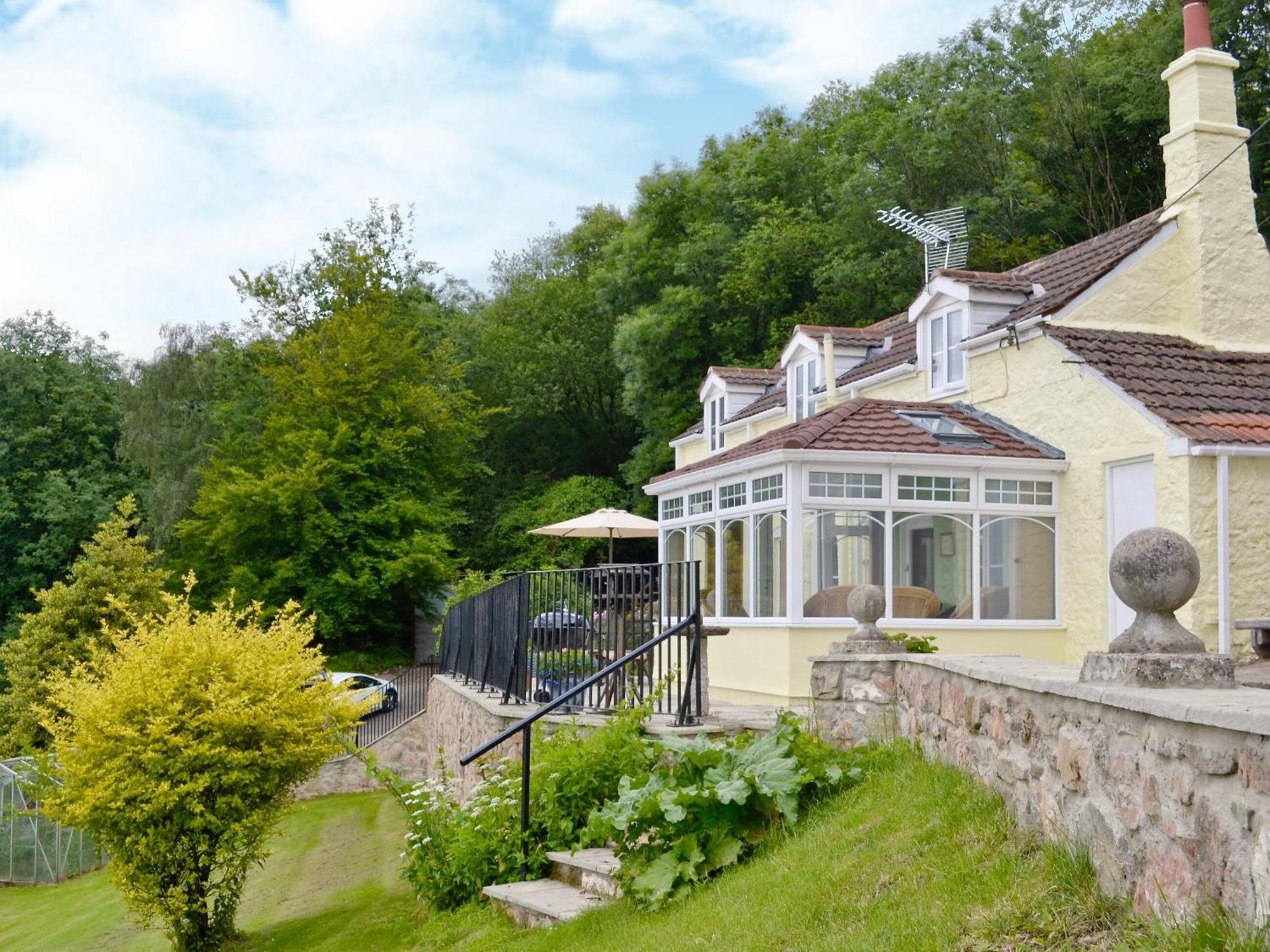 Thornhill Villa Whitchurch  Exteriör bild